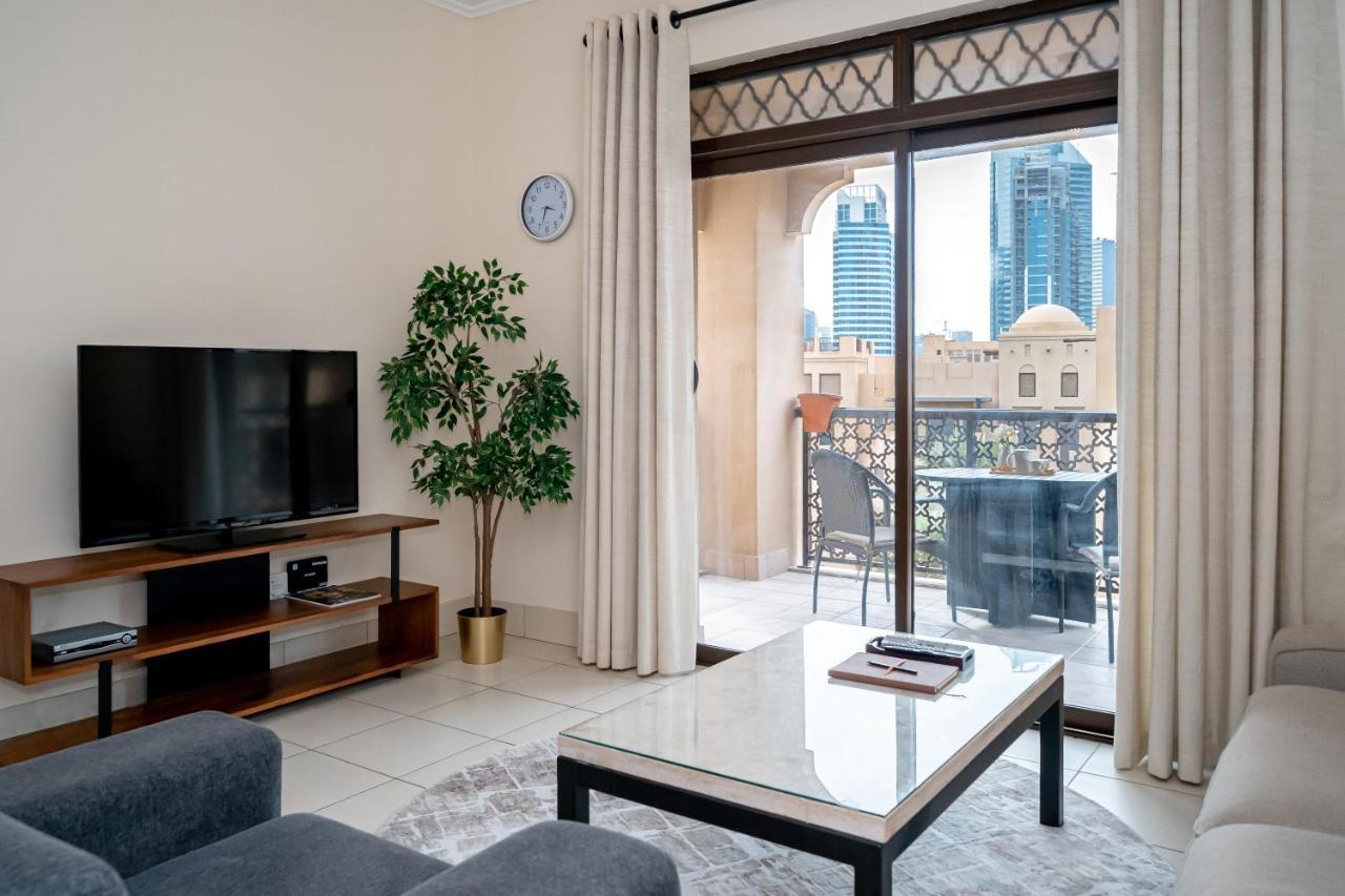 Higuests - Spacious Apt With Private Balcony In Old Town 두바이 외부 사진