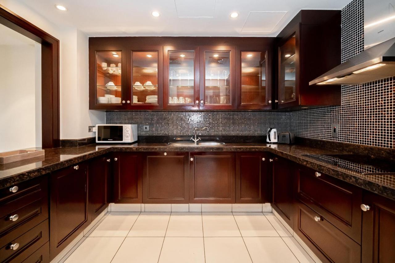 Higuests - Spacious Apt With Private Balcony In Old Town 두바이 외부 사진